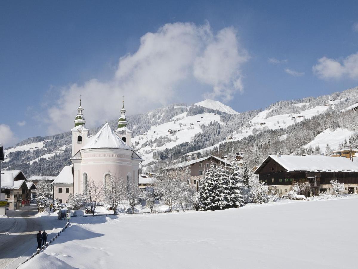 Luxurious Holiday Home With Terrace In Tyrol Бриксен-им-Тале Экстерьер фото